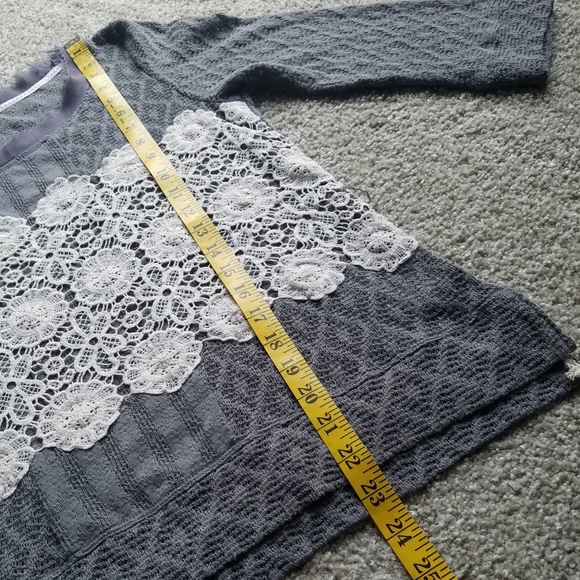 Anthropologie Meadow Rue open knit sweater top in grey with white floral lace - Picture 10 of 12